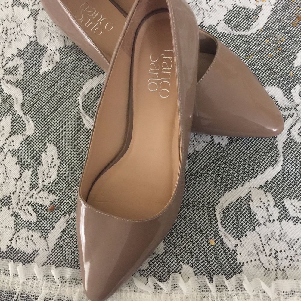 nude flat